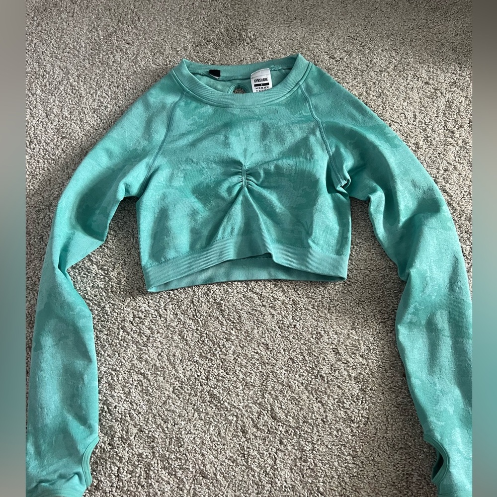 gymshark cropped workout top